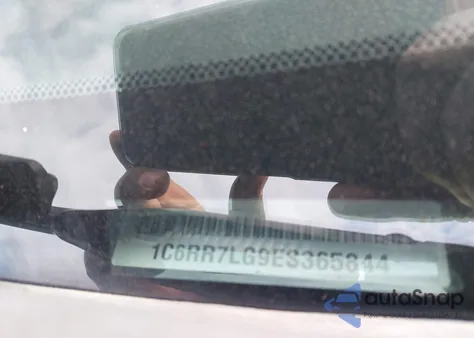 2014 Ram 1500 Outdoorsman z USA, uszkodzony, nr VIN 1C6RR7LG9ES365844